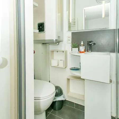 Champs Elysees & Arc De Triomphe - Cityapartmentstay